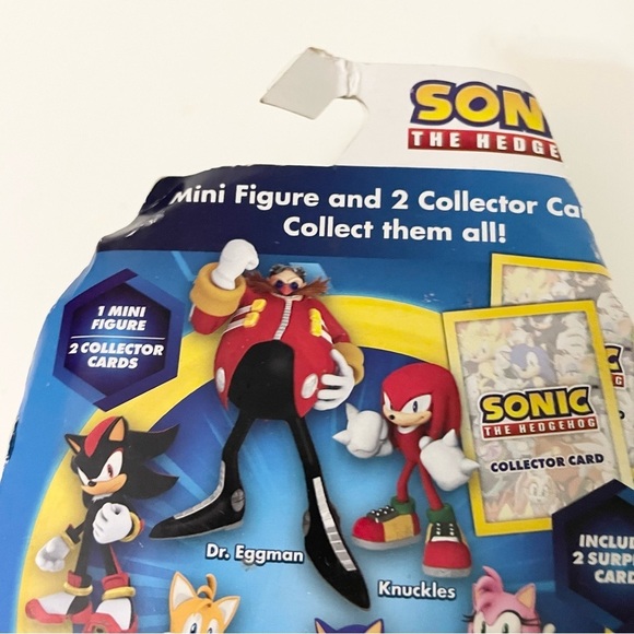 Sonic the Hedgehog Amy Mini Figure and 2 Collector Cards - Picture 10 of 14